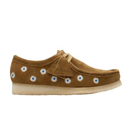 Clarks Wallabee 'Dark Olive Floral Embroidery'