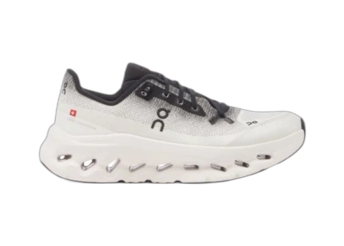 On Womens Cloudtilt Sneakers White/Ivory