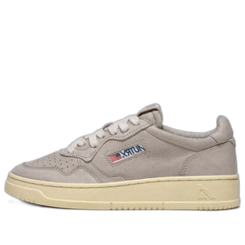 AUTRY Medalist Low Soft Goatskin 'Beige' (Women's)