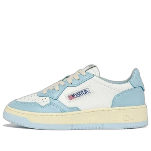 AUTRY Medalist Low Bicolor 'White Baby Blue' (Women's)