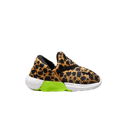 Nike Swoosh Go TD 'University Gold'